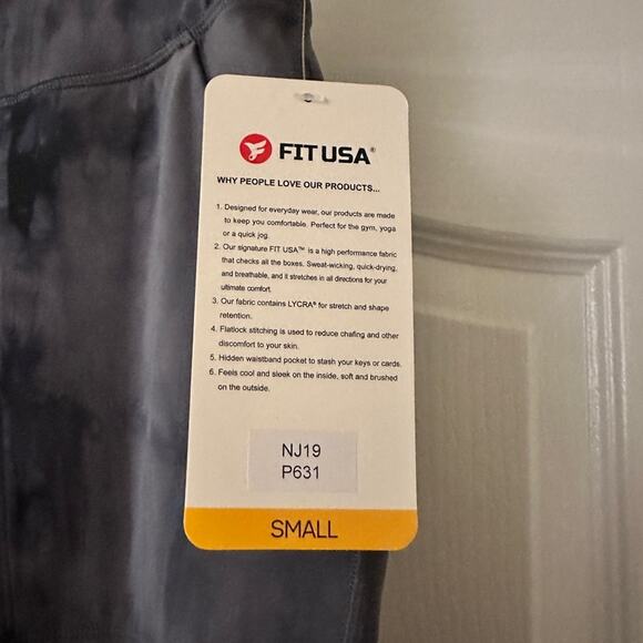 🍷NWT Fit USA great abstractly printed jogger pants size smal - Picture 3 of 6